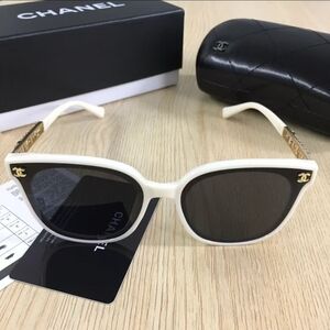 <AUTHENTIC>Chanel WhiteTrim Cat Eye Sunglasses